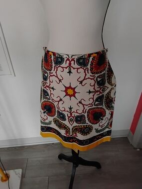 Tommy Hilfiger Cream Pencil Skirt with Red, Navy & Yellow Medallion Print